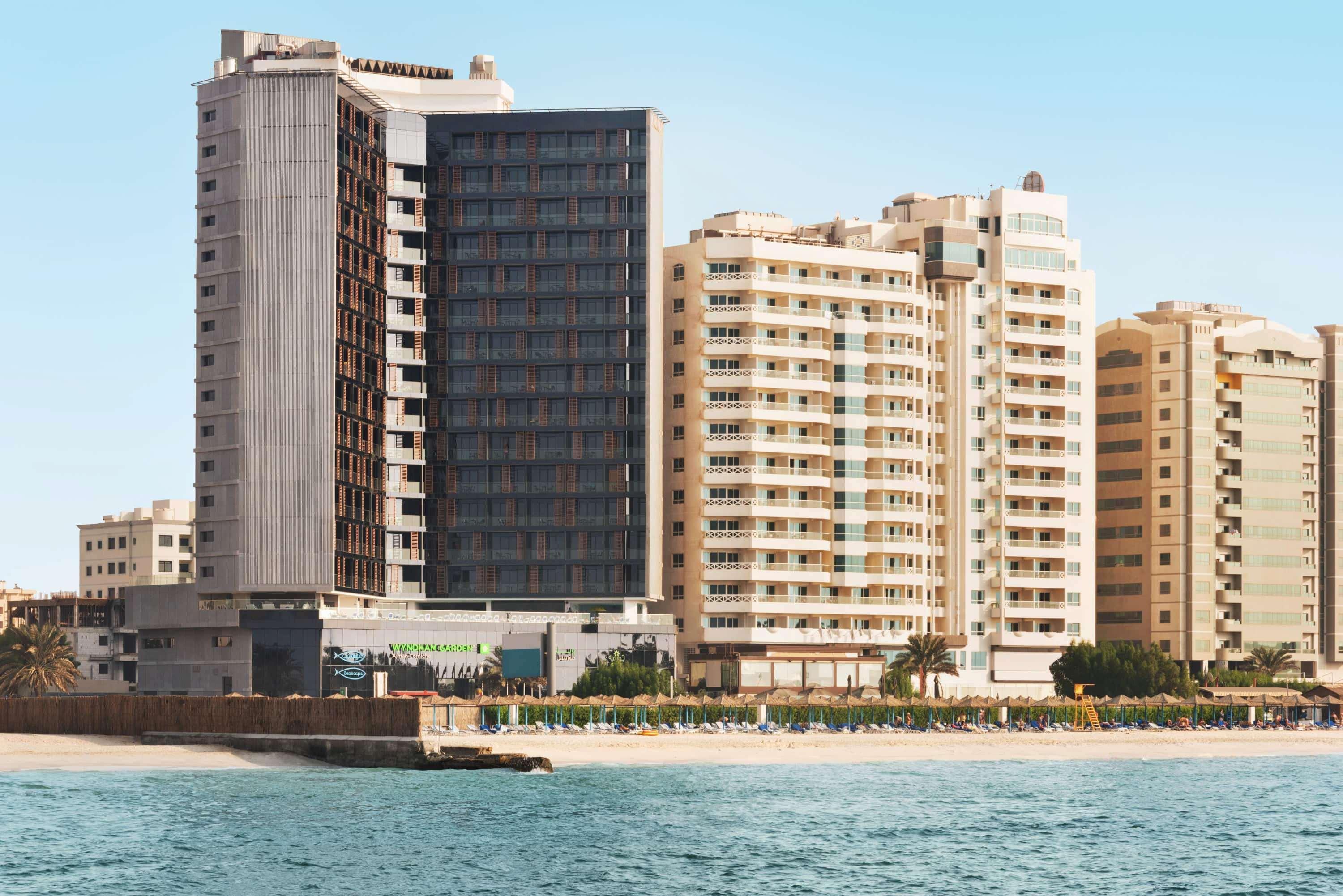 Готель Wyndham Garden Ajman Corniche Екстер'єр фото